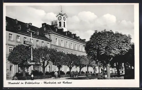 AK Wunsiedel im Fichtelgebirge, Marktplatz mit Rathaus