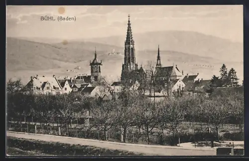 AK Bühl /Baden, Stadtansicht mit Kirche und Türmen