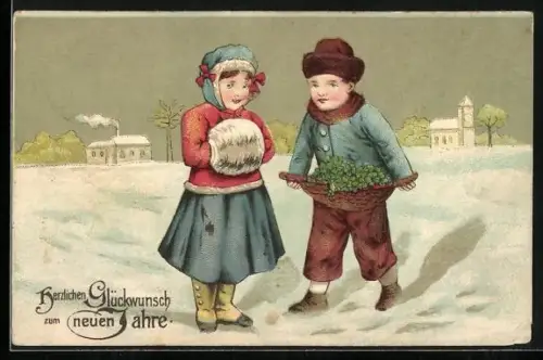 Präge-AK Junge und Mädchen mit Kleeblättern im Schnee, Neujahrsgruss