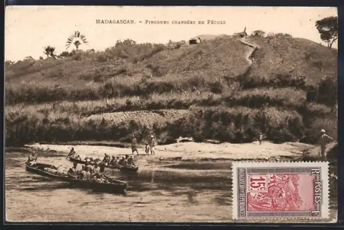 AK Madagascar, Pirogues chargéres de Fécule
