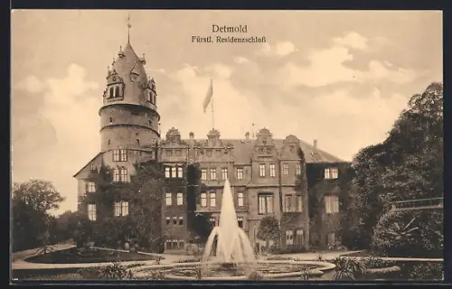 AK Detmold, Fürstl. Residenzschloss, Springbrunnen