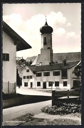 AK Bayerniederhofen /Allgäu, Gasthaus zum Staffelwirt und Kirche