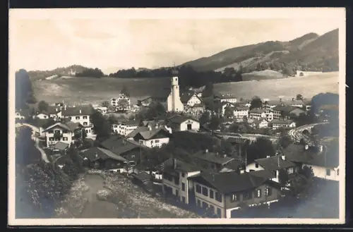 AK Tegernsee, Ortsansicht mit Kirche und umliegenden Häusern