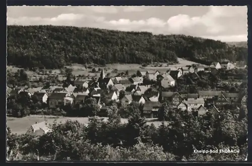 AK Endbach, Ortsansicht, Fachwerkhäuser, Kirche, bewaldete Hügel