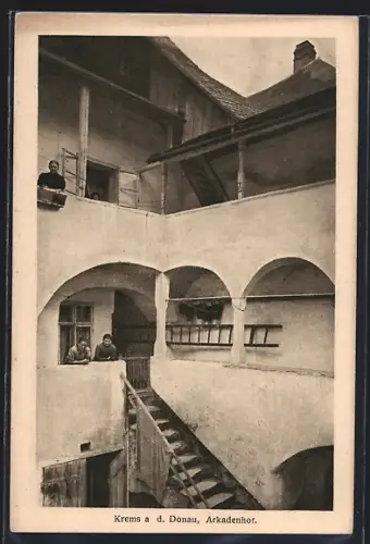 AK Krems a. d. Donau, Arkadenhof in der Margharethenstrasse 4