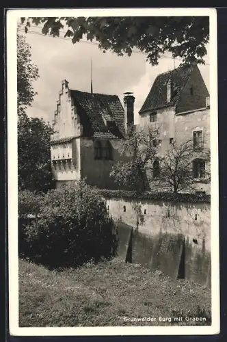 AK Grünwald / Isertal, Grünwalder Burg mit Graben