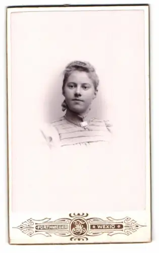 Fotografie Hanna Forthmeiier, Wexiö, Porträt einer jungen Frau