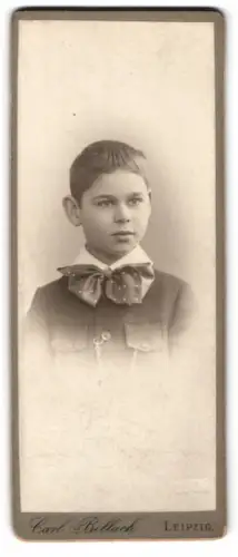 Fotografie Carl Bellach, Leipzig, Gellertstrasse 12, Portrait eines Jungen