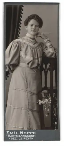 Fotografie Emil Hoppe, Hartmannsdorf /Leipzig, Porträt einer jungen Frau