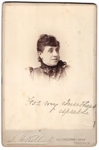 Fotografie J. H. Killick, London, Holloway Road 399, Porträt einer Dame
