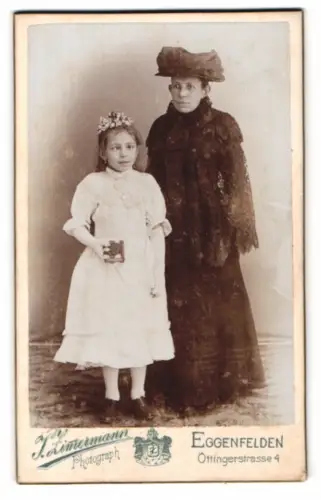 Fotografie Josef Zimmermann, Eggenfelden, Öttingerstrasse 4, Mutter mit Kind in festlicher Kleidung, Kommunion