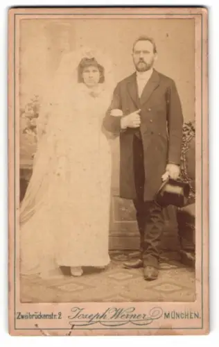 Fotografie Joseph Werner, München, Zweibrückenstr. 2, Hochzeitspaar Karl Rötz & Karolien Greif