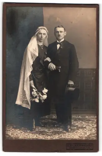 Fotografie Alex. Lauterwasser, Überlingen, Kabinettfotografie eines Brautpaares