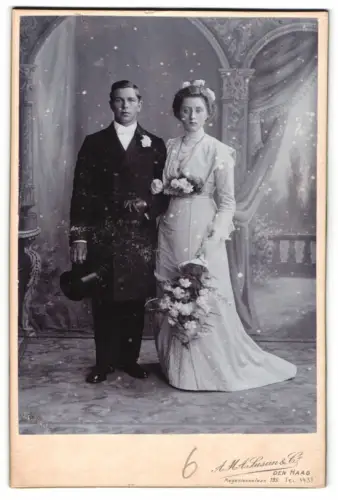 Fotografie A. M. A. Susan & Co., Den Haag, Regenvesselaan 198, Hochzeitsporträt, 1913