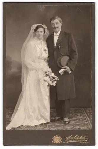 Fotografie A. Adolph, Passau, Hochzeitsporträt eines Paares