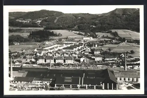 AK Lechen-Hönigsberg, Ortsansicht aus der Vogelschau mit Fabrik und Gleisanlagen