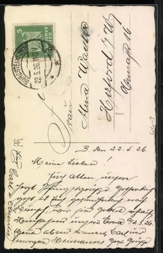 AK Mädchen im Kleid mit Modellsegelboot