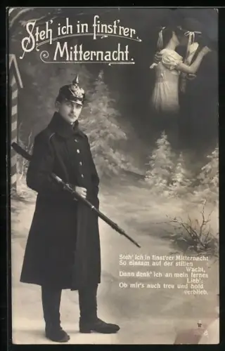 Foto-AK Soldat in Uniform mit Pickelhaube vor Schilderhaus, junger Mann küsst Frau