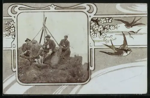 Foto-AK Gruppe von Wanderern auf einem Berggipfel im Jugendstil-Passepartout