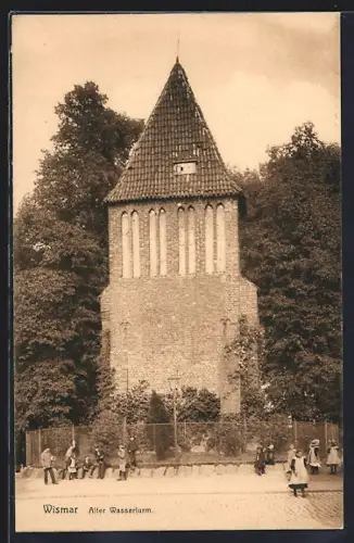 AK Wismar, Alter Wasserturm mit Kindern