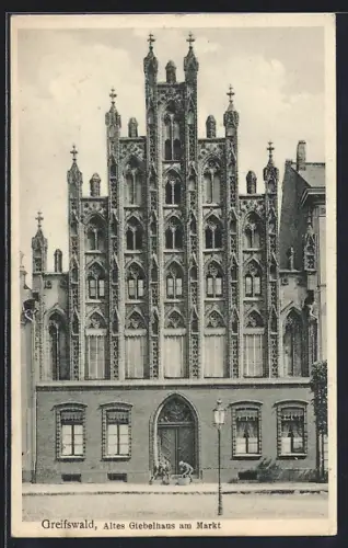 AK Greifswald, Altes Giebelhaus am Markt