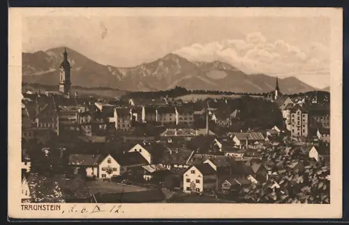 AK Traunstein, Stadtansicht mit Kirche und Bergpanorama