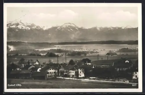 AK Endorf /Obb., Ortsansicht mit Bergpanorama