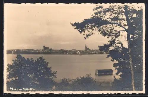 Foto-AK Waren-Müritz, Blick über die Müritz auf die Stadt