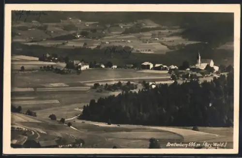 AK Breitenberg /Bay. Wald., Ortsansicht mit Kirche und umliegender Landschaft