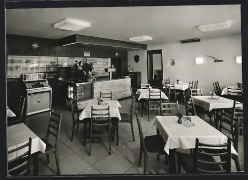 AK Hohenthan / Bärnau, Café Pension Waldblick, Inh. Frau E. Armann, Gastraum