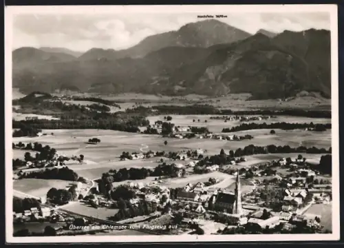 AK Übersee am Chiemsee, Luftaufnahme, Kirche, Alpenpanorama