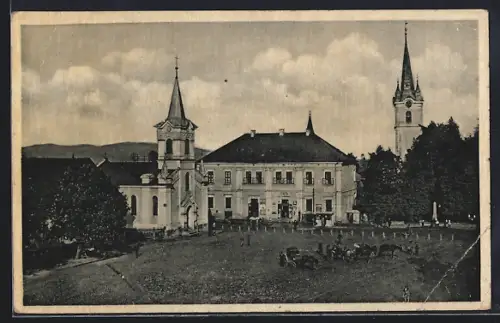 AK Tacovo, Námesti, Kirche, Pferdekutschen auf einer Wiese