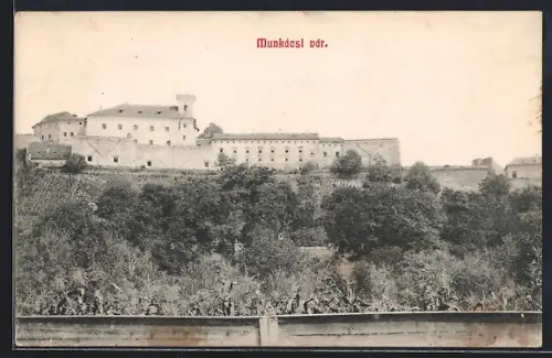 AK Munkáesi, Vár