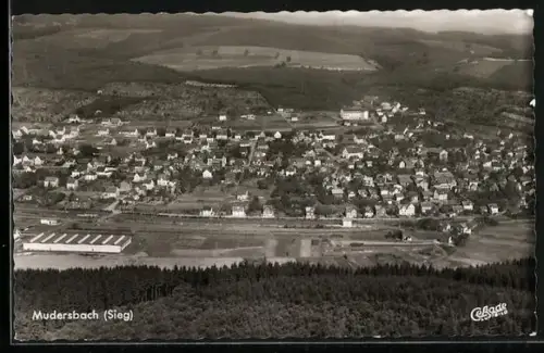 AK Mudersbach /Sieg, Panoramaansicht des Ortes und Umgebung