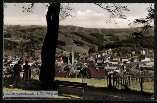 AK Gummersbach i. Ob.-Bergisch, Panoramaansicht auf Stadt und umliegende Hügel