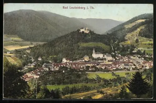 AK Bad Leutenberg i. Th., Gesamtansicht, Schloss, Burg auf dem Hügel