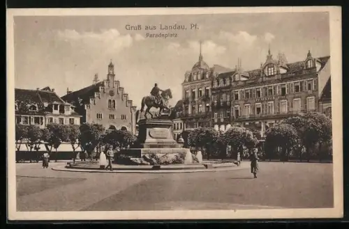 AK Landau /Pf., Paradeplatz, Reiterdenkmal, historische Gebäude