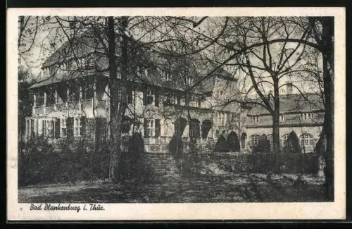 AK Bad Blankenburg i. Thür., Gebäudeansicht im Park