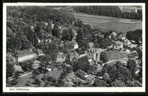 AK Bad Salzhausen, Luftaufnahme, Ortsansicht, Kurgebäude, Wohnhäuser
