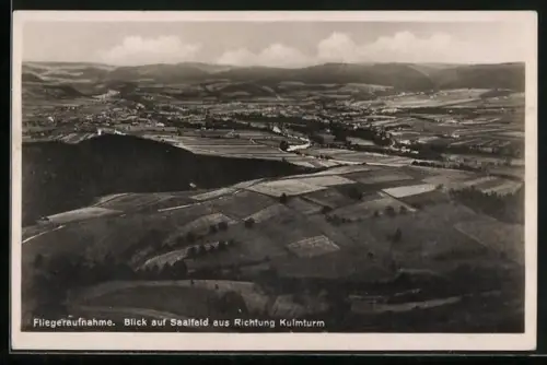 AK Saalfeld / Saale, Fliegeraufnahme, Blick aus Richtung Kulmturm