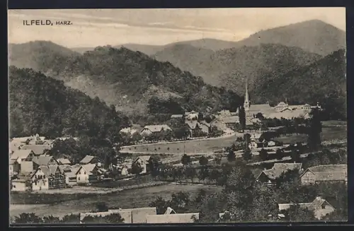 AK Ilfeld /Harz, Ortsansicht mit Kirche und umliegenden Bergen