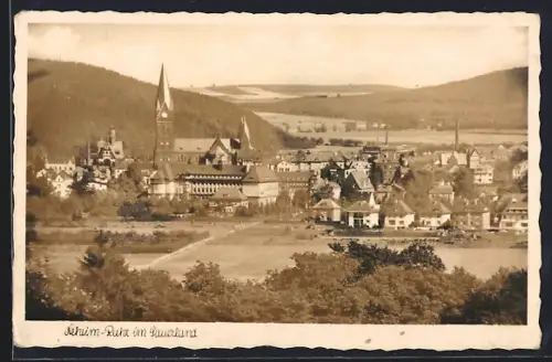AK Neheim-Ruhr im Sauerland, Ortsansicht mit Kirche und umliegender Landschaft