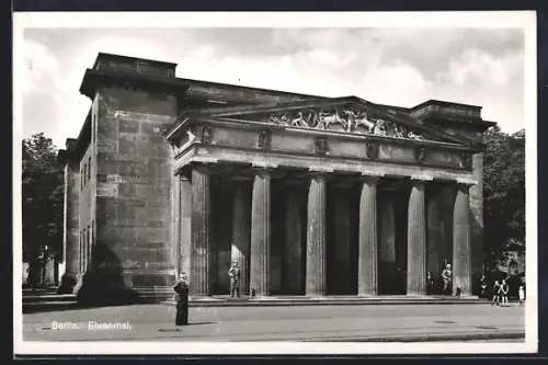 AK Berlin, Unter den Linden, Ehrenmal