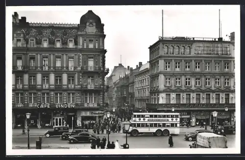 AK Berlin, Unter den Linden Ecke Friedrichstr., Café Linden, Strassenbahn, Geschäftshäuser