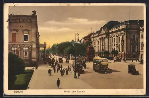 AK Berlin, Unter den Linden, Strassenszene mit Doppeldeckerbus