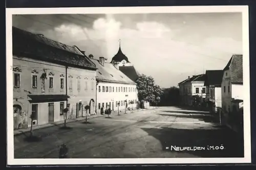 AK Neufelden i. M., Strassenpartie mit Gebäudeansicht