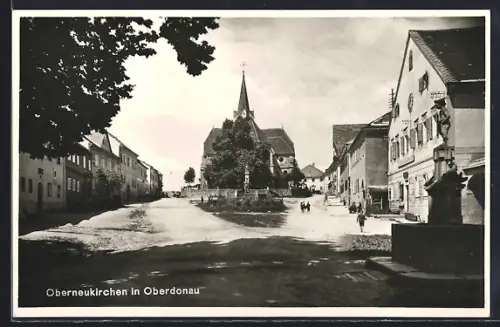 AK Oberneukirchen, Ortspartie mit Kindern auf der Strasse
