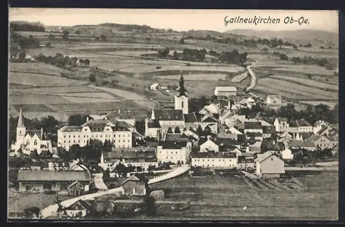 AK Gallneukirchen /O.-Ö., Totalansicht mit Landstrasse u. Feldern aus der Vogelschau