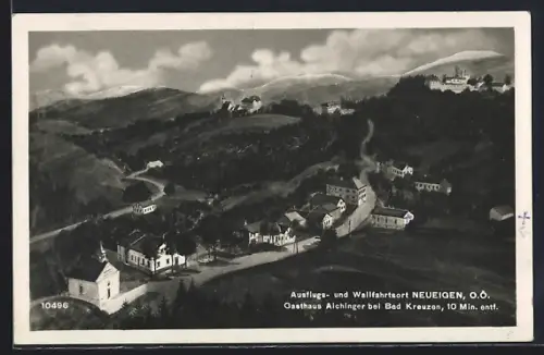 AK Neueigen /O.-Ö., Ortsansicht mit Strassen u. Bergpanorama aus der Vogelschau