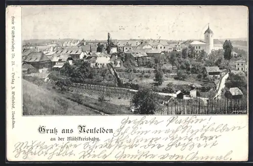 AK Neufelden an der Mühlkreisbahn, Totalansicht mit Strasse von einer Anhöhe aus